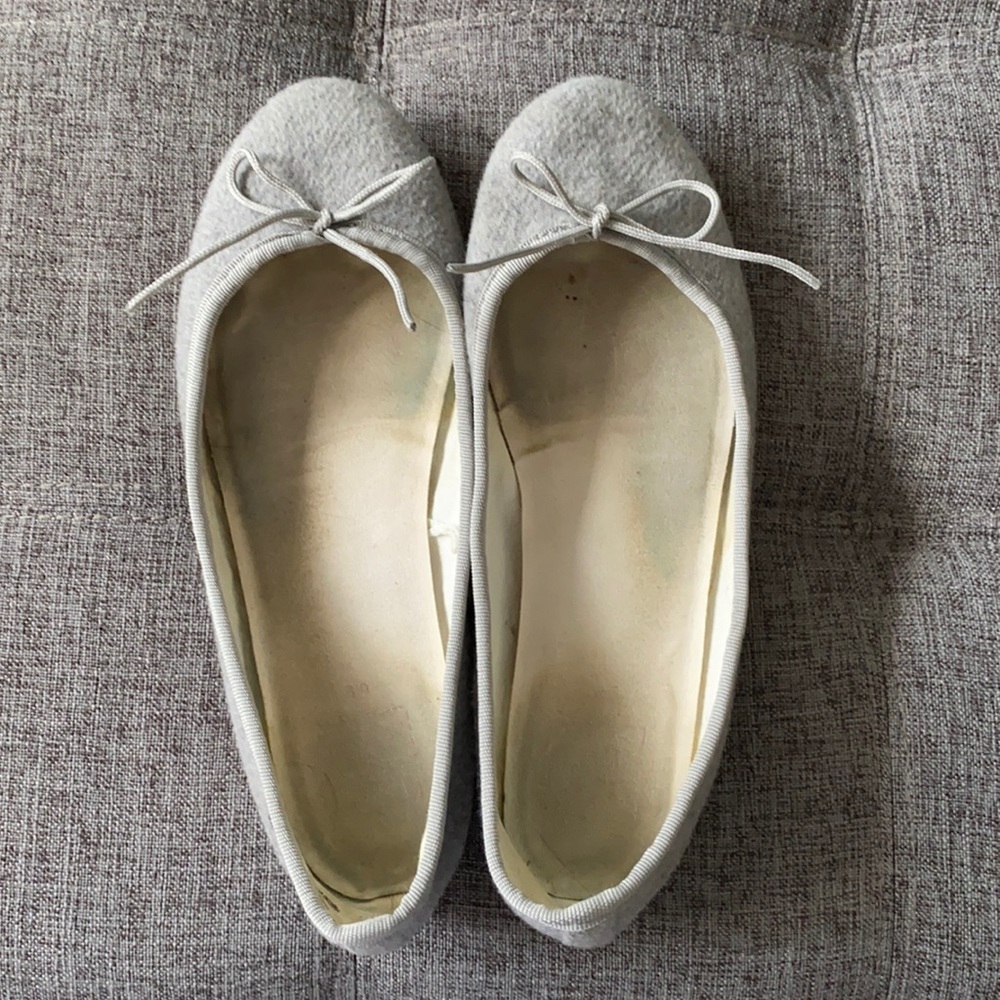 Grey flannel ballet flats